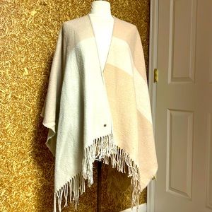 Soia & Kyo Fringed poncho in classic beige colors